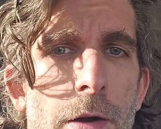 מקסוול אזארלו