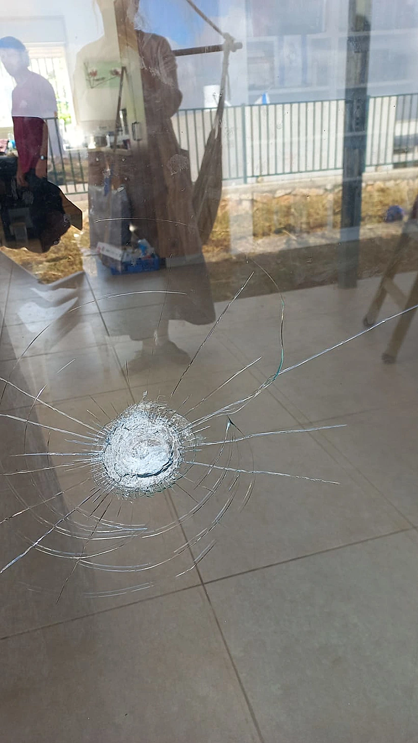 פגיעת ירי בקיבוץ מירב