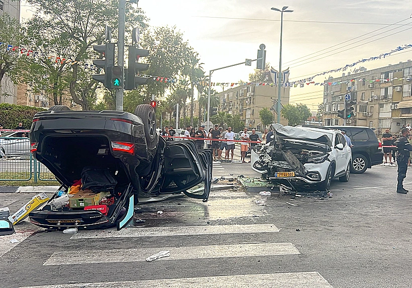 רכבו ההפוך של השר בן גביר בזירת התאונה ברמלה