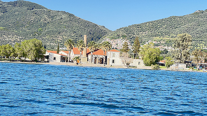 מלון זאירה - סקאלה לוטרון לסבוס