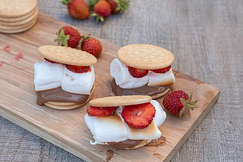 סמורס תותים ושוקולד