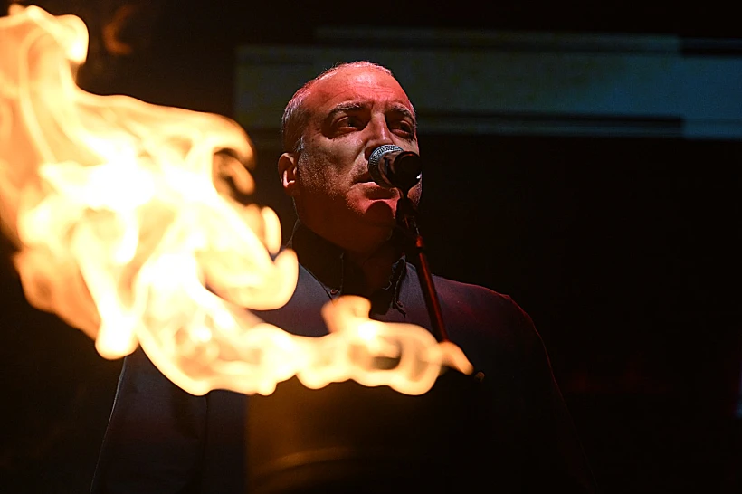 אייל, אביה של רוני אשל, בטקס "כיבוי המשואות