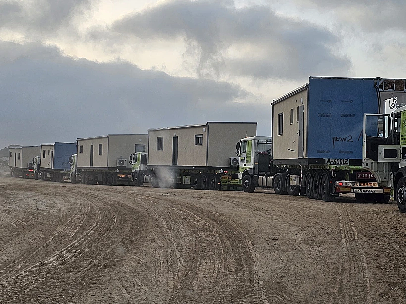 מבנים ראשונים ב"קיבוץ בארי הזמני