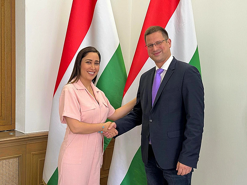 השרה מאי גולן ושר במשרד ראש ממשלת הונגריה, גרגיי גוייאש