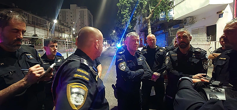 מפקד מחוז ת"א, ניצב פרץ עמר, בזירת הקטטה ההמונית בת"א