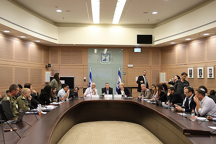 הדיון בוועדה