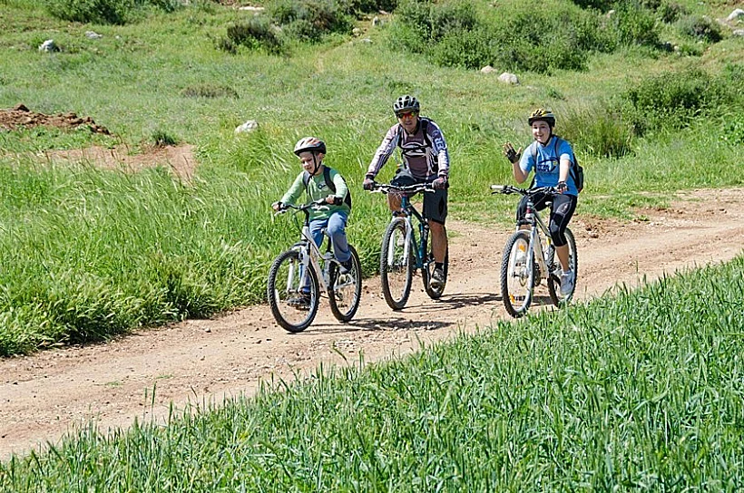 שבילי אופניים לכל המשפחה בפארק עדולם