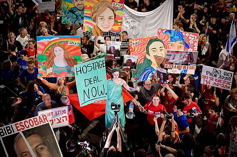 מפגינים בתל אביב