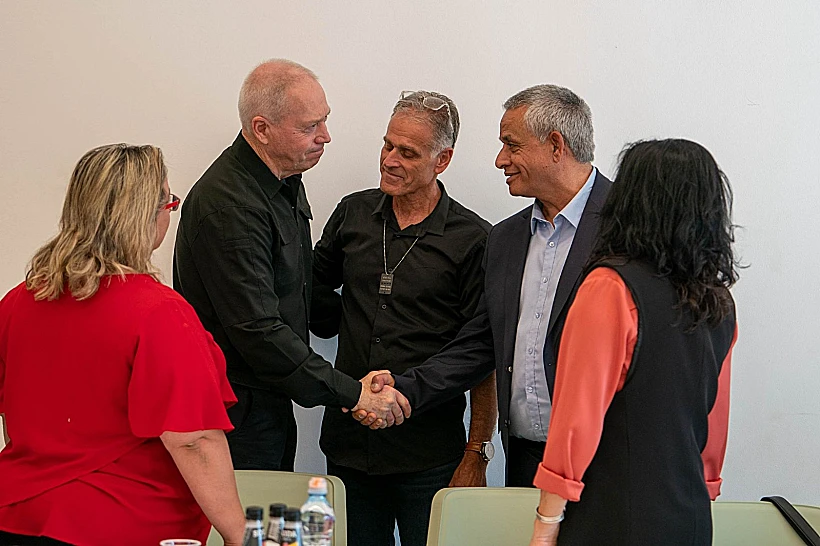 גלנט בהערכת מצב סמוך לטול כרם