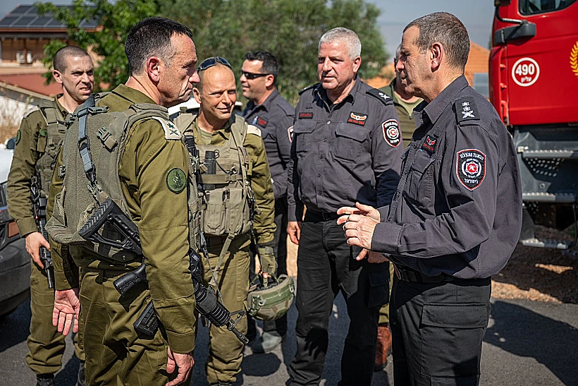 הרמטכ"ל, רב-אלוף הרצי הלוי, ונציב כבאות והצלה לישראל, רב-טפסר אייל כספי