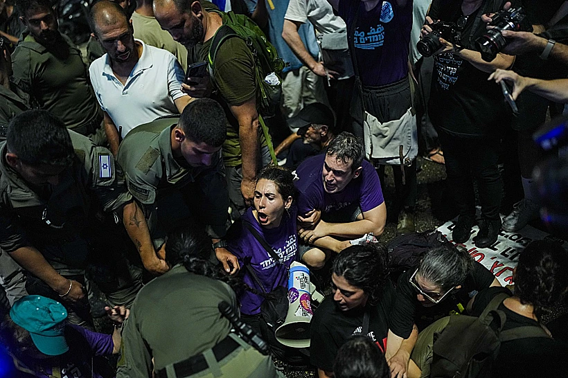 עימותים בין המשטרה למפגינים בתל אביב