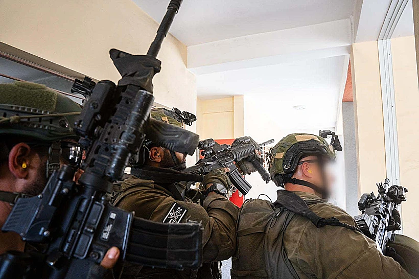 תיעוד מפעילות הלוחמים במבצע לשחרור החטופים בנוסייראת