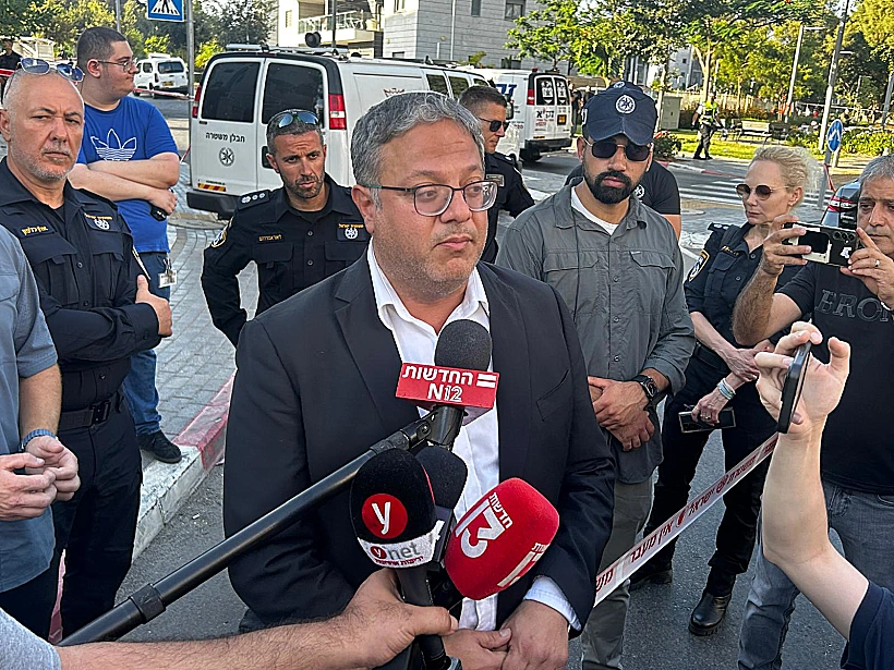 השר בן גביר בזירת פיצוץ הרכב באשקלון