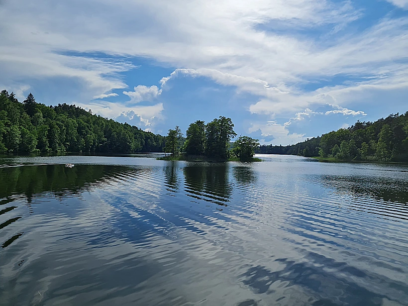 שיט בוטיק באגם Asvija ליטא