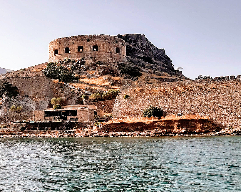 אי המצורעים כרתים