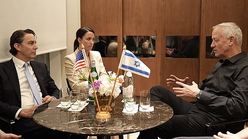 בני גנץ בפגישתו עם עמוס הוכשטיין