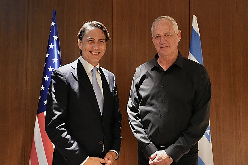 בני גנץ בפגישתו עם עמוס הוכשטיין