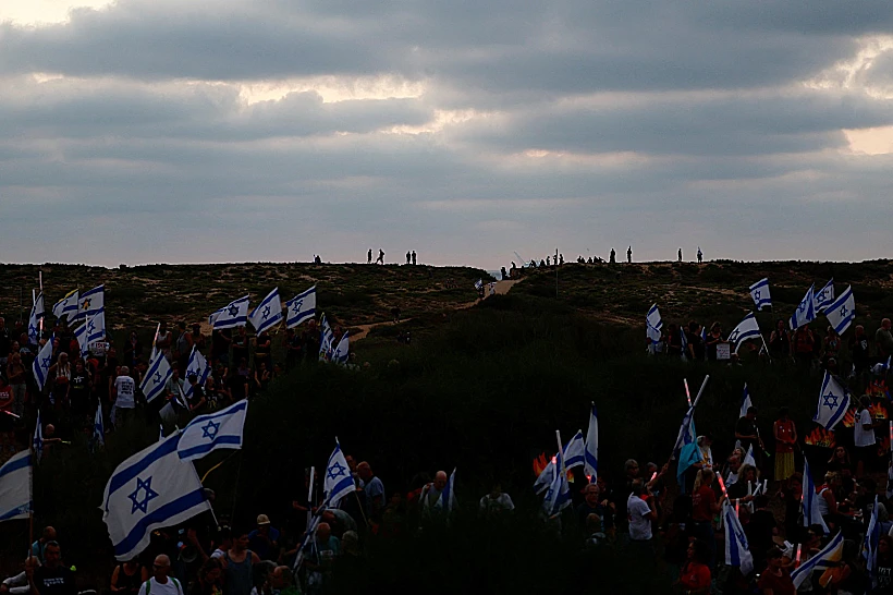 נתניהו מחאות הפגנות בקיסריה