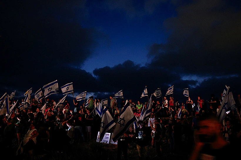 נתניהו מחאות הפגנות בקיסריה