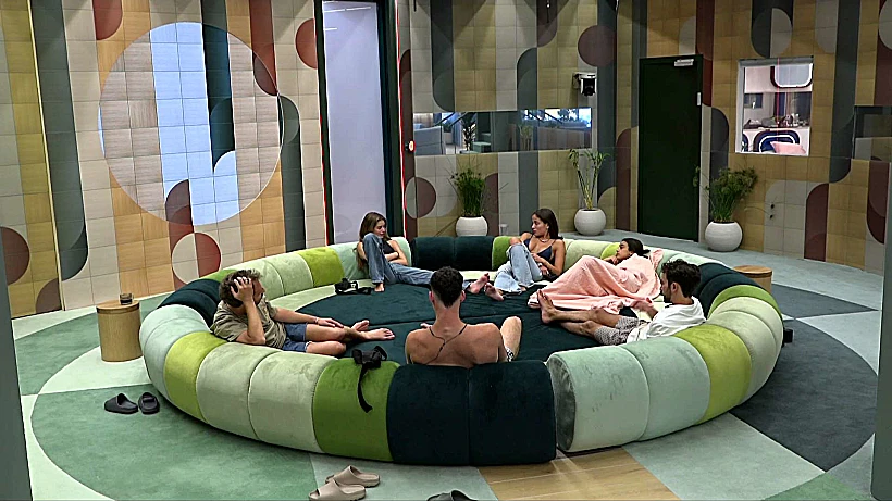 אמילי, הדר, עידן, בן, עינב