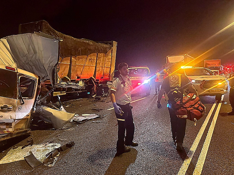 התנגשות קטלנית בין רכב פרטי למשאית