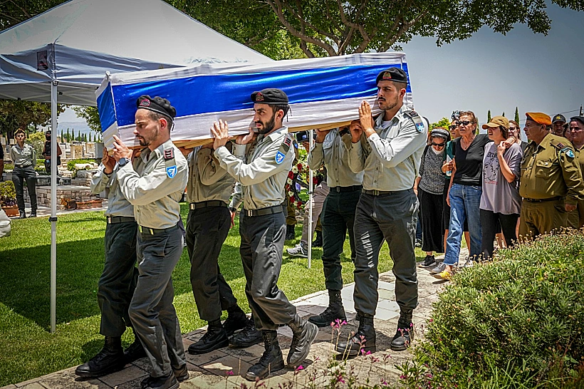 הלווייתו של סרן איליי אלישע לוגסי, הערב בקריית שמונה