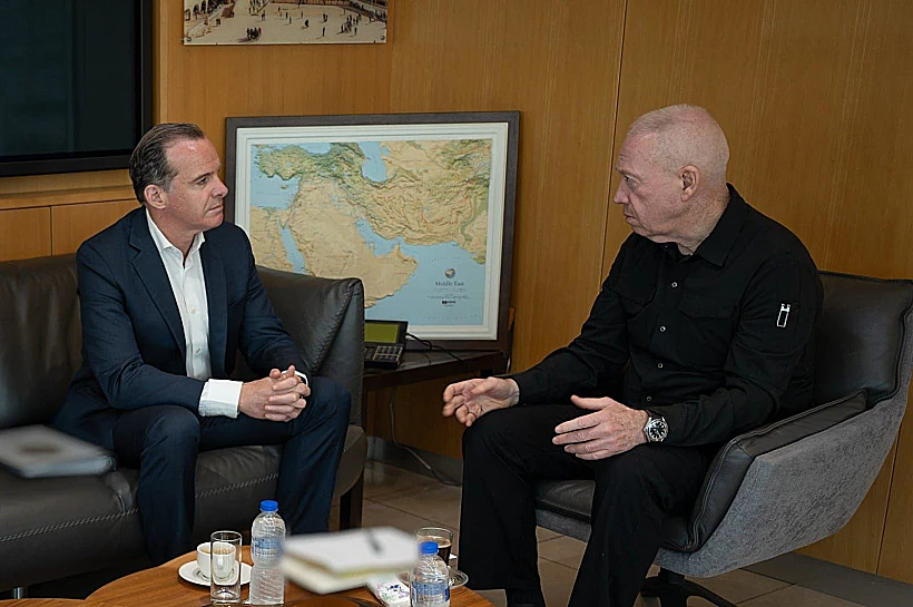 שר הביטחון גלנט וברט מקגרק, שליחו של ביידן למזרח התיכון