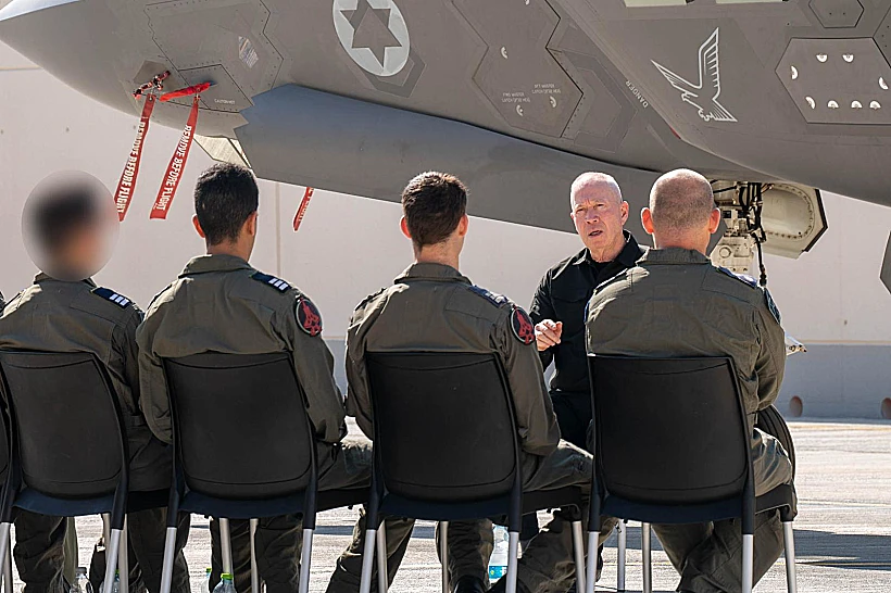 שר הביטחון יואב גלנט והטייסים שתקפו בח'אן יונס