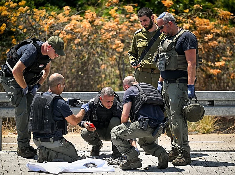 כוחות בזירת נפילת המיירט ליד נהריה