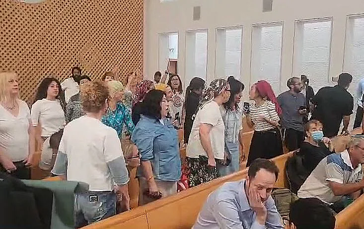 מהומות בדיון בג"ץ בעניין שדה תימן