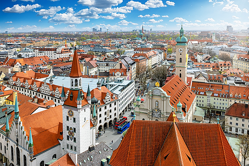 Elevated,view,of,the,skyline,of,munich,,germany,,with,the