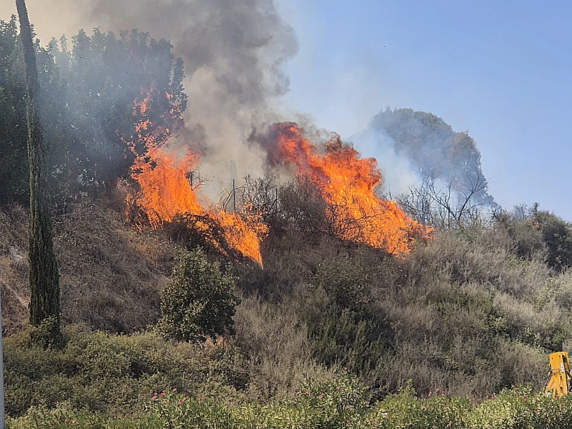 שריפות בדרום עמק החולה כתוצאה מהשיגורים מלבנון