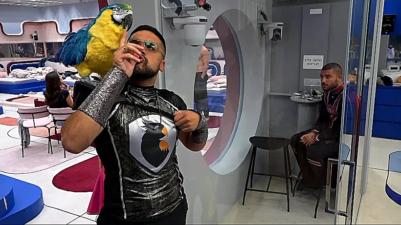 יוסי והתוכי