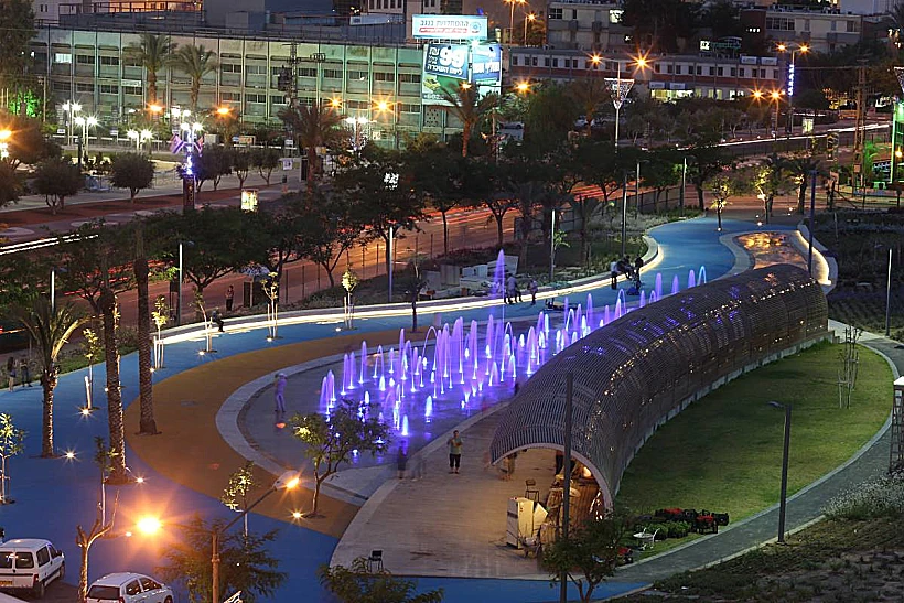 מזרקת המים בפארק סיטי פארק בבאר שבע 01.05.13