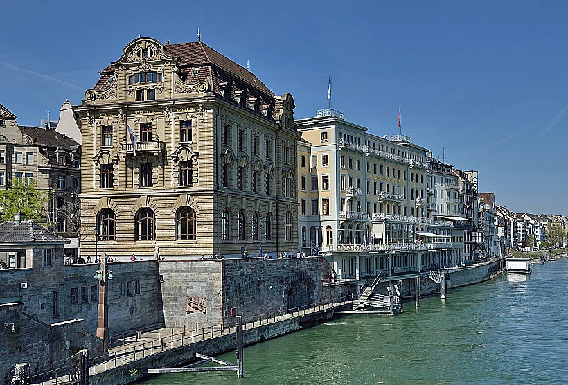1280px Basel 2015 Hotel Dr