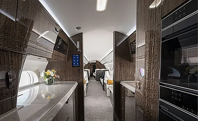 צילום פנים של הרכש החדש. ג'ף בזוס