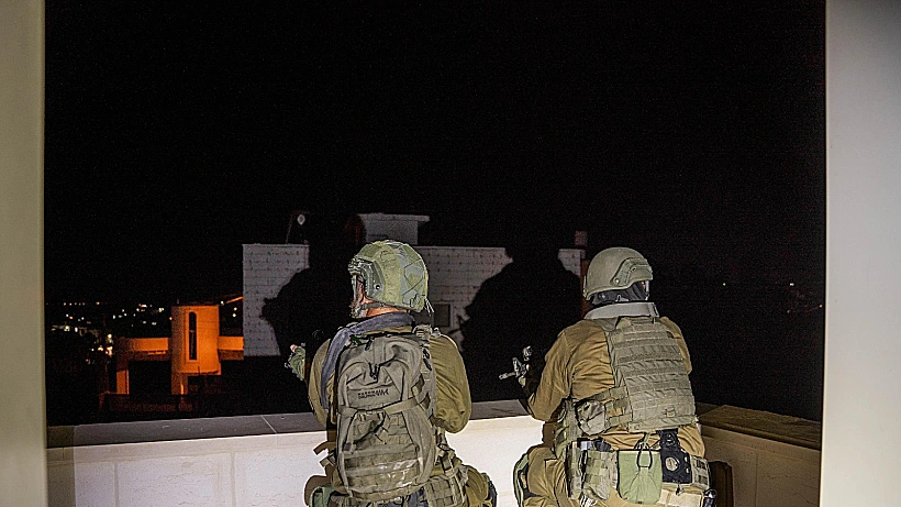 כוחות צה"ל באידנא - מיפוי בית המחבל שרצח במחסום תרקומיא