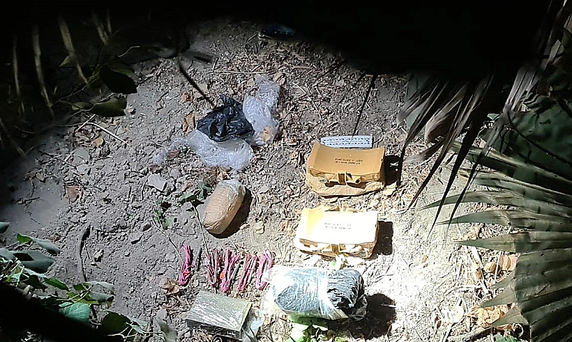 אמל"ח שאותר בבית אחד מחברי החוליה