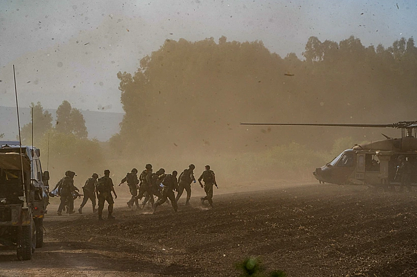 מסוק צבאי מפנה פצועים מפגיעת הנ"ט ברכס רמים