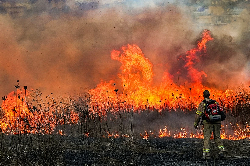 שריפות בקריית שמונה אחרי מטח רקטות מלבנון