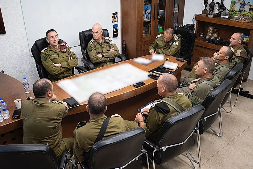 הרמטכ"ל הרצי הלוי בפגישה עם מפקדי גבול הצפון