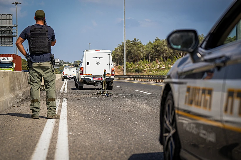 כוחות הביטחון בזירת הנפילה בצומת גולני