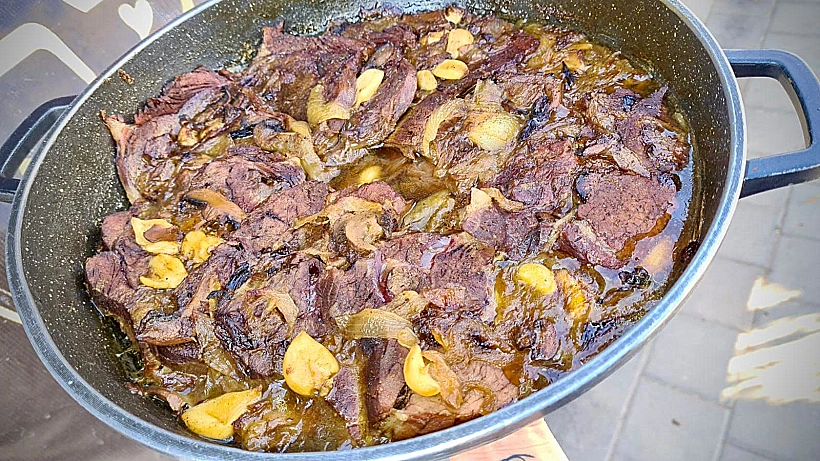 צלי בקר בריבת בצל, פטריות וערמונים