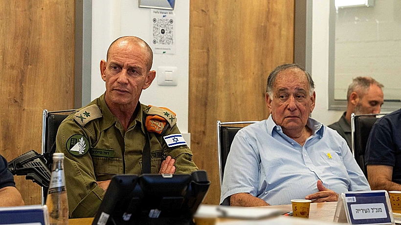 מפקד פיקוד העורף וראש עיריית חיפה יונה יהב