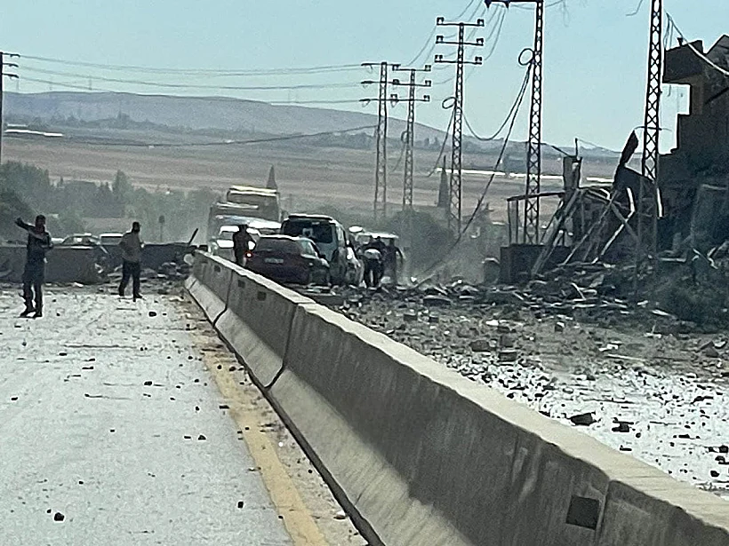 הרכב שהותקף מהאוויר בעומק לבנון