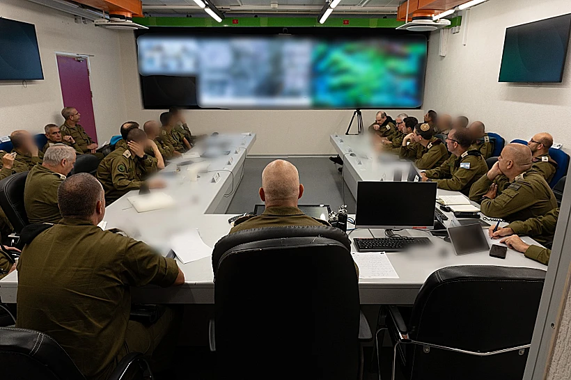 מפקד פיקוד הצפון, אלוף אורי גורדין באישור תוכניות