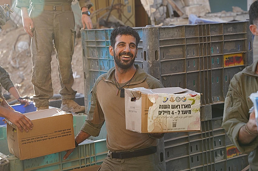 לוחמי צה"ל מציינים את ערב ראש השנה ברצועת עזה