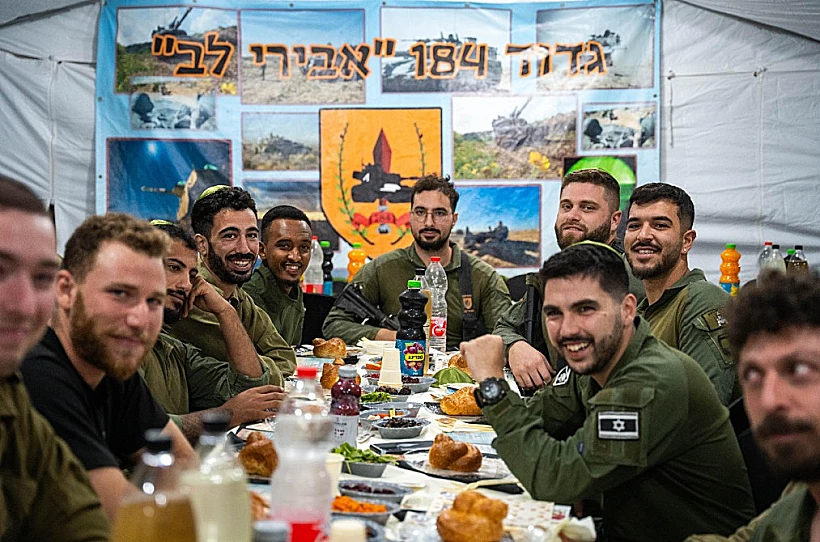 לוחמי צה"ל מציינים את ערב ראש השנה ברצועת עזה