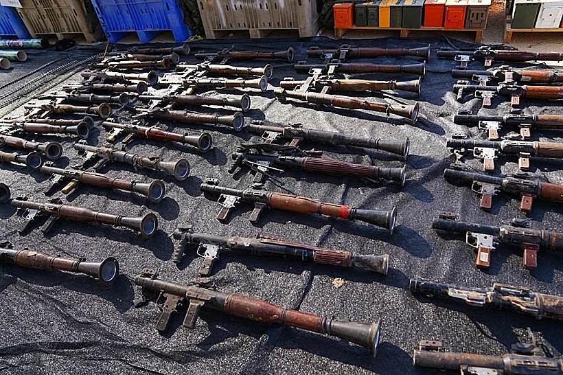 אמל"ח של מחבלי חמאס שאותר לאחר הטבח