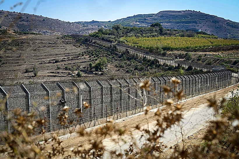 גדר הגבול בין ישראל לסוריה בצפון רמת הגולן, מבט ממג'דל שמס